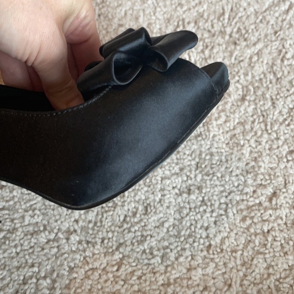 Menbur satin bow heels size 37 (6.5) - Picture 12 of 16